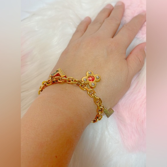 Louis Vuitton Brassiere Love Letters Gold Tone Bracelet - Picture 4 of 9